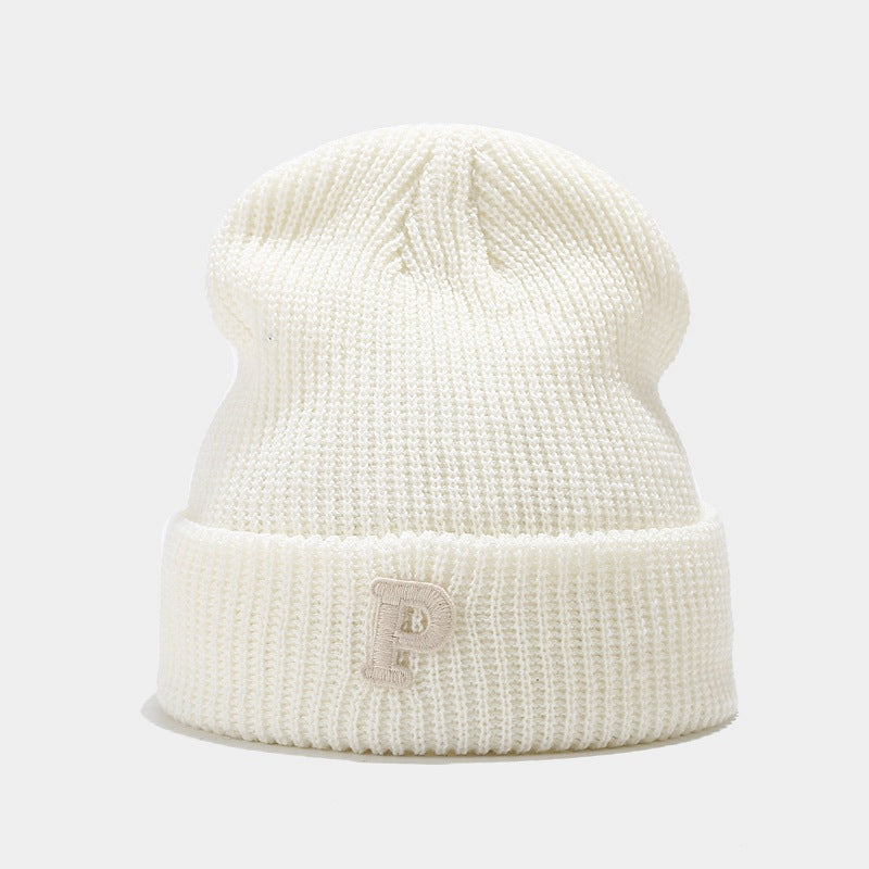 Chunky Knit P Beanie: Cozy & Chic Fall/Winter Hat