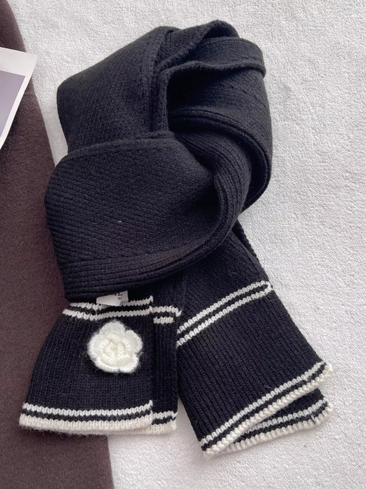 Camellia Contrast Trim Knitted Scarf